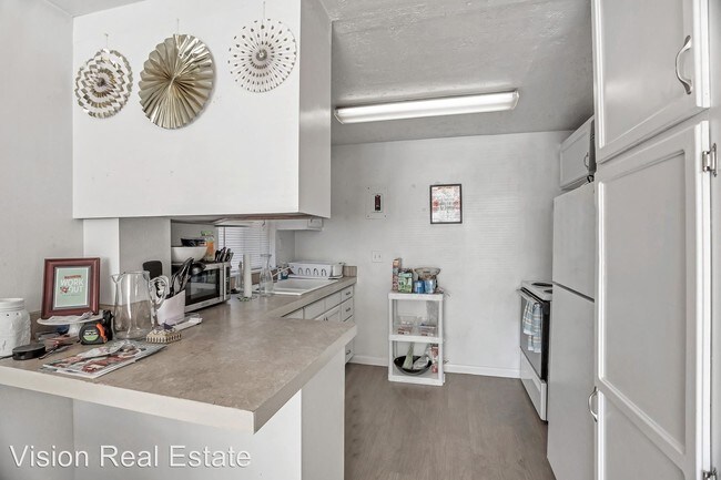 Building Photo - 1 br, 1 bath House - 682 N 700 W