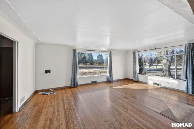 Building Photo - 6801 E 6th Ave