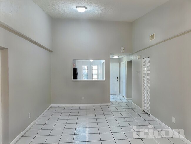 Foto del edificio - 835 Stonybrook Cir