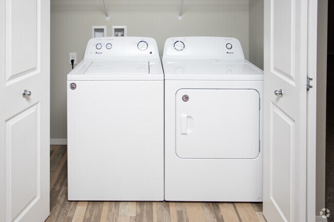 3HAB, 2BA - 1.154 - 1.263SF - Sawyer Pointe