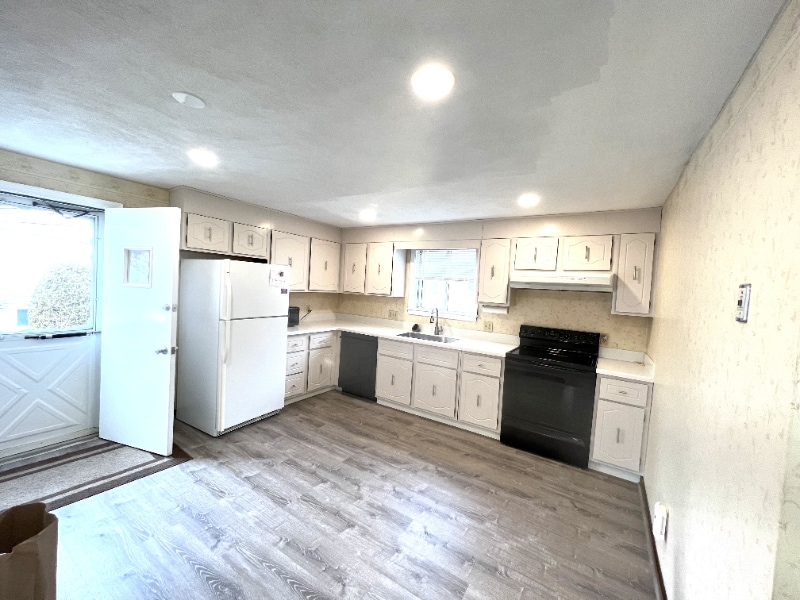 Photo - 45 Merrimac St (Woburn, MA)