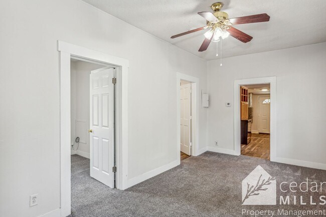 Building Photo - Updated 2 Bedroom Home, GET THE FIRST MONT...