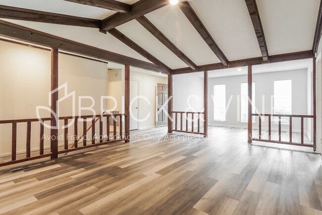 Foto del edificio - 2228 Cedarcrest Dr