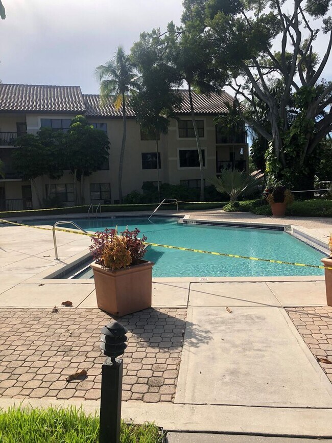 Foto del edificio - Lovely 1 Bedroom 1 Bath with GREAT AMENITIES!