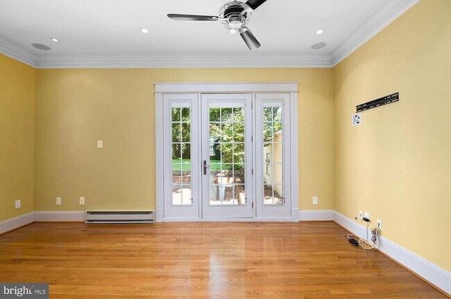 Foto del edificio - 3403 Woodley Rd NW
