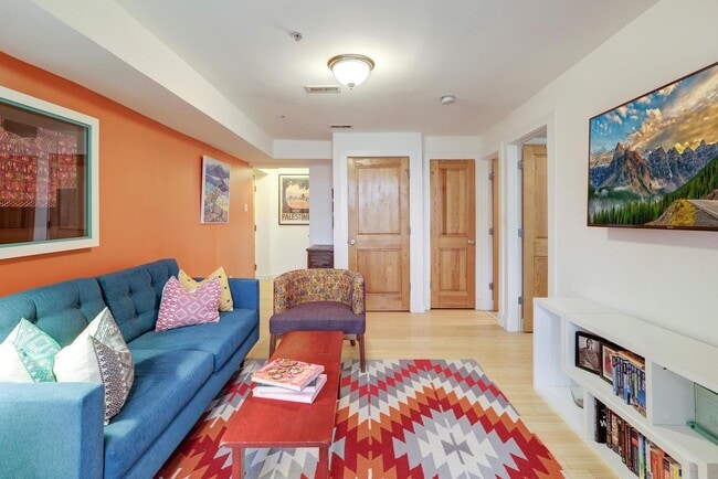 Building Photo - Updated  and Open Plan One Bed/One Bath 16...