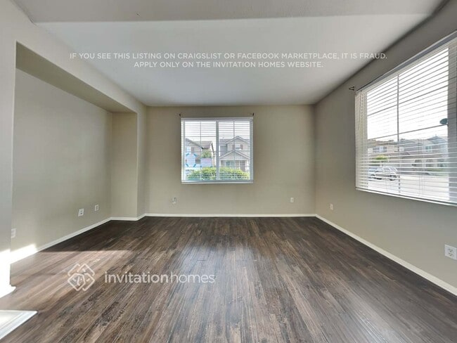 Building Photo - 1057 E Agate Ct