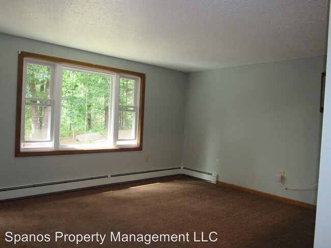 Building Photo - 2 br, 1.5 bath House - 65B Speare Rd.