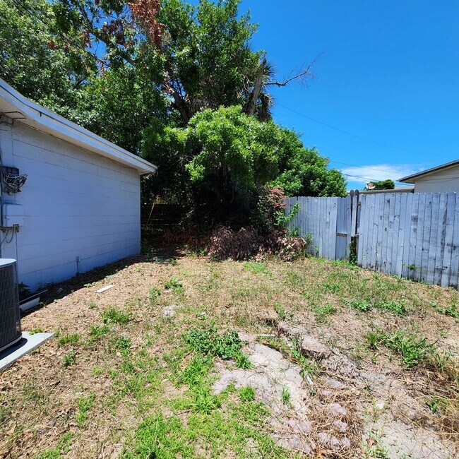 Foto del edificio - 3/2 Corner Lot Home