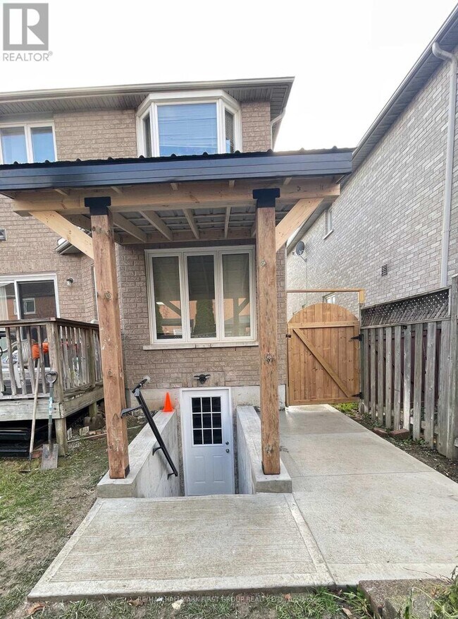 Building Photo - 61 Lent Crescent