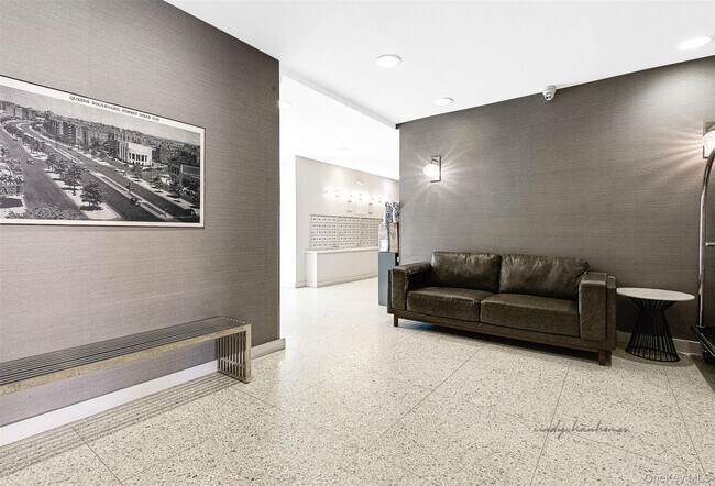 Foto del edificio - 107-40 Queens Blvd