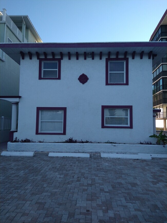 Front of apartment - 18298 Sunset Blvd