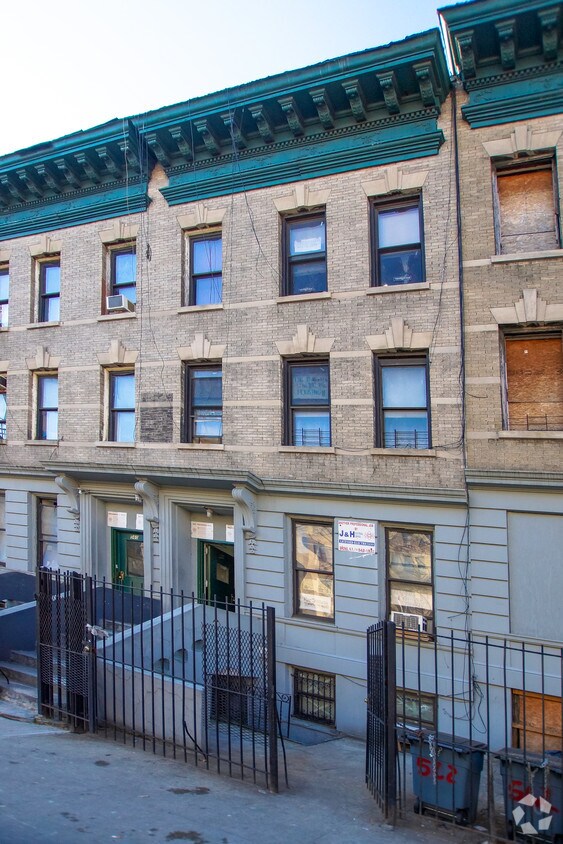 Primary Photo - 562 W 183rd St