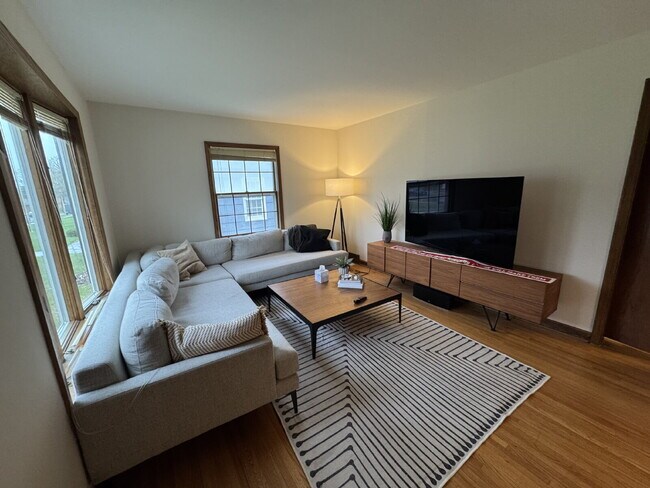 Foto del edificio - 6012 Logan Ave S