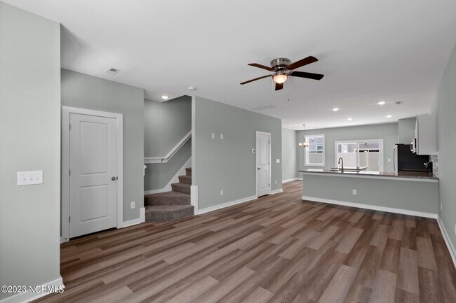 Foto del edificio - 320 Starfish Ln