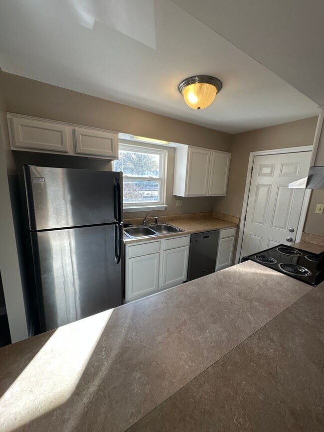 Building Photo - 2BD/2BA Condo located on the Germantown/Me...