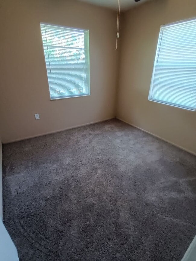 Building Photo - 1924 Honour Rd