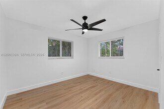 Building Photo - 4750 SW 66th Terrace
