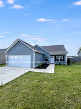 Building Photo - 1409 Pipeline Ave