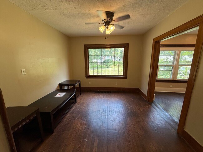 Foto del edificio - Newly Remodeled 3 bedroom and 2 bath house...