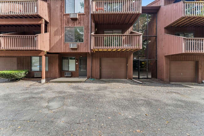 Foto del edificio - 1 Fairfield Ave