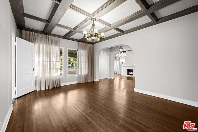 Building Photo - 208 S Rodeo Dr