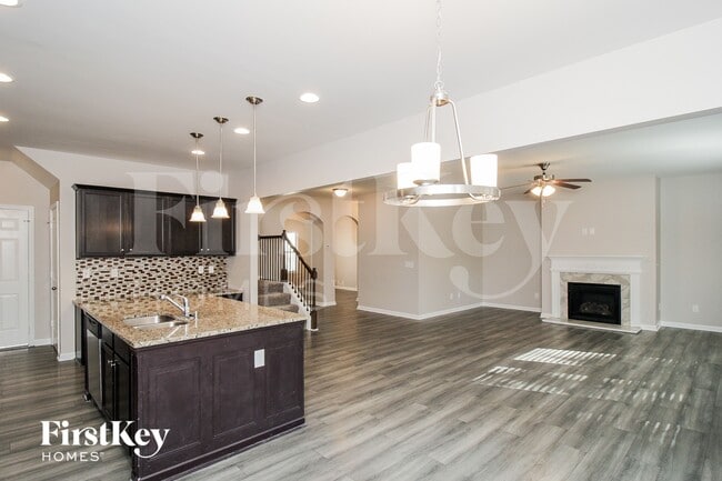 Foto del edificio - 3 Miles Dr