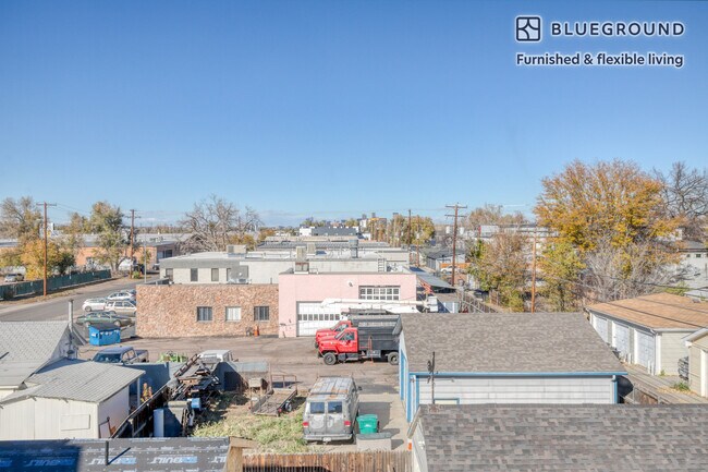 Building Photo - 375 W Vassar Ave