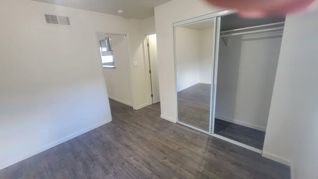 Building Photo - 1 bed 1 bath Sparks Duplex For Rent