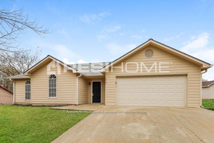 Photo - 5747 Mistyview Dr (Rex, GA)