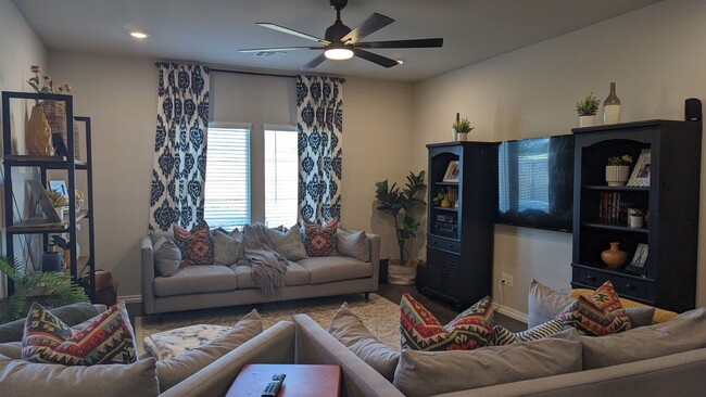 Building Photo - 4205 Palmetto Blf Dr