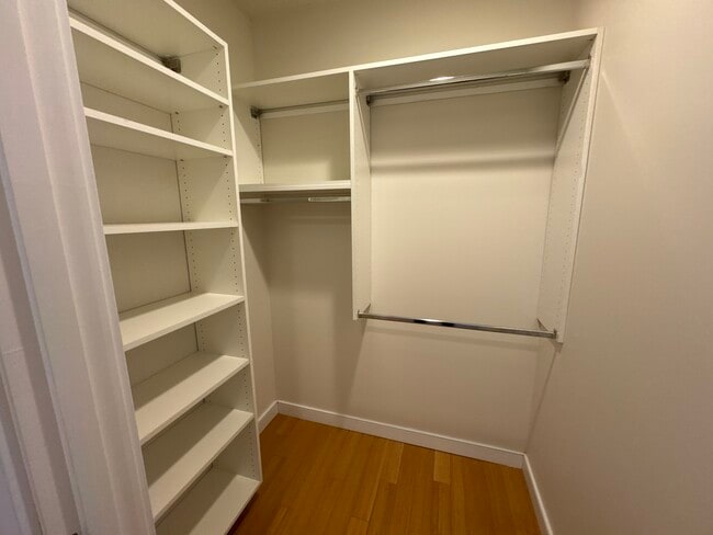 Building Photo - 595 Albany St