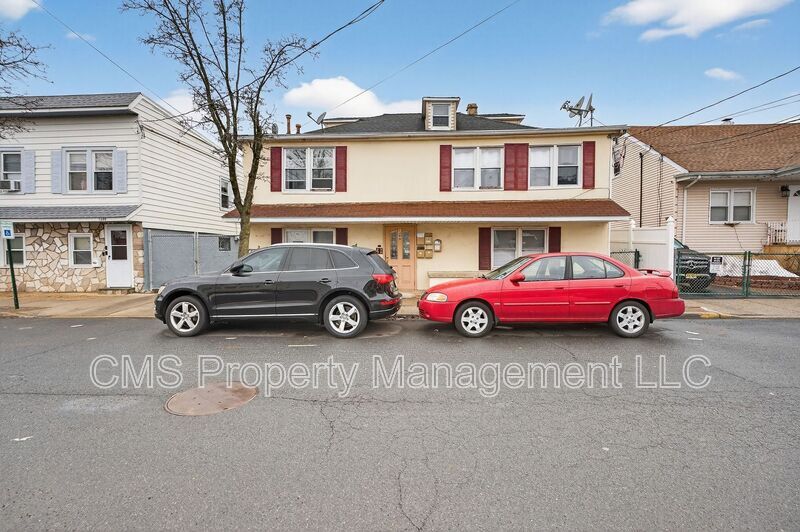 Photo - 1290 Baker Street