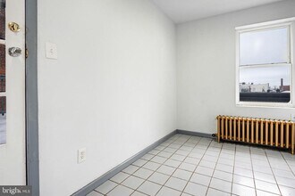 Building Photo - 1327 Snyder Ave