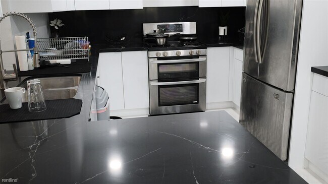 Foto del edificio - 4 br, 2 bath House - 6610 Cody St