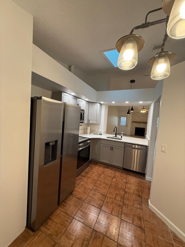 Foto del edificio - 11765 White Horse Rd