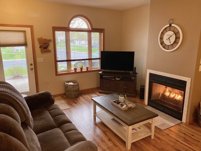 Foto del edificio - 1114 Crystal Pl W