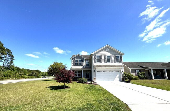 Building Photo - Minutes to the Beach! Conveniently located between Jacksonville & Wilmington