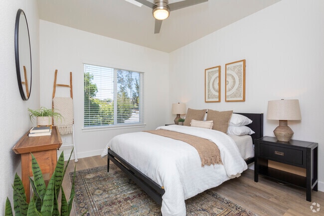 Spacious and sunny bedroom - Twin Creeks Apartments