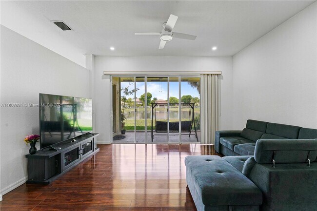 Building Photo - 4294 Diamond Ter