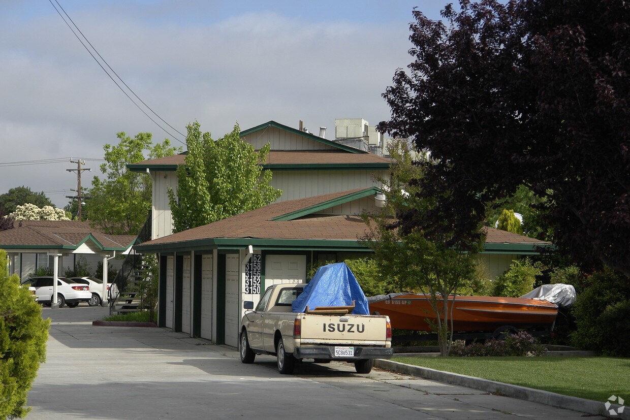 Primary Photo - 3162 Gardella Plaza