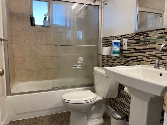 Building Photo - 4 br, 2 bath House - 3378 Mission View Dri...