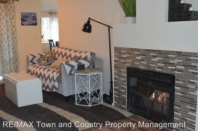 Building Photo - 3 br, 2.5 bath House - 1331 NW Slate Ln #104