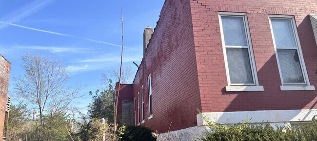 Foto del edificio - 2028 E Prairie Ave