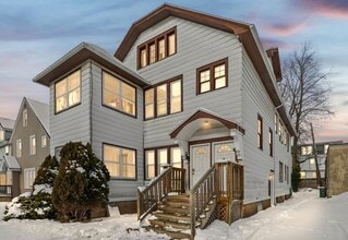 Building Photo - 16-18-18 Hillendale St