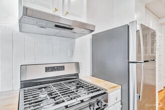 Building Photo - 570 O'Farrell St