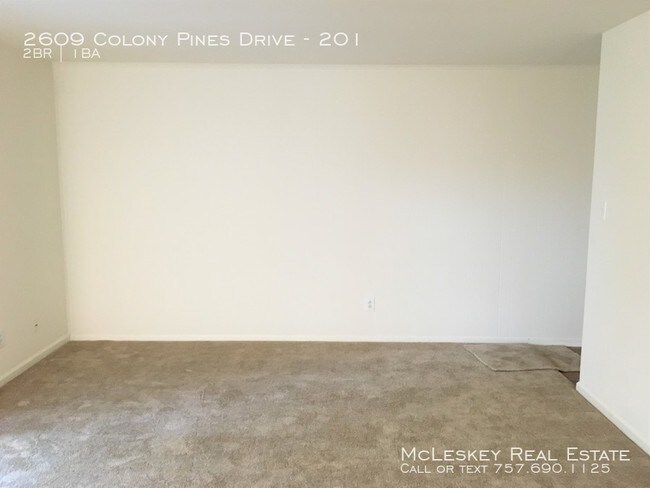 Foto del edificio - Colony Pines Apartments