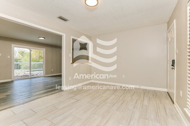 Building Photo - 12 Deerfield Dr