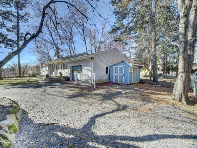 Building Photo - 18 Blue Spruce Dr