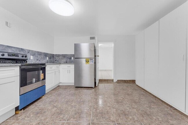 Foto del edificio - 5831 Taylor St